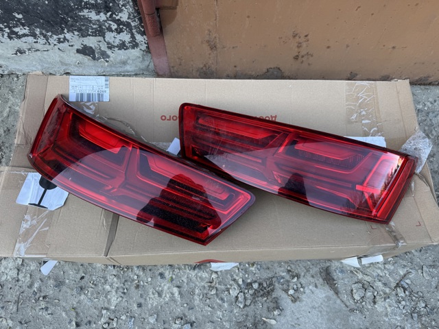 Задня ліва фара 4M0945093L VAG