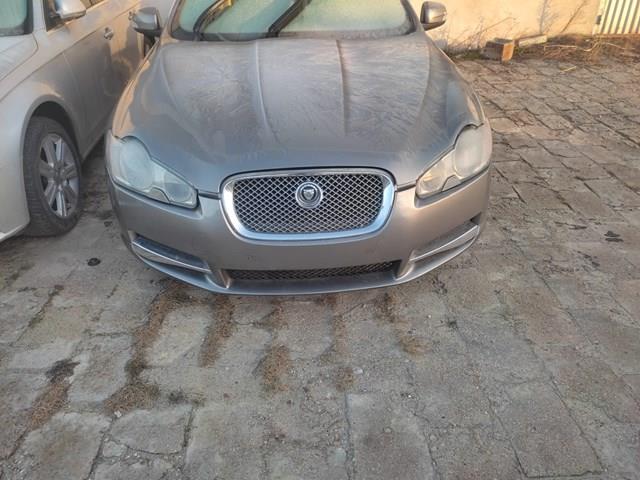 Решітка радіатора C2Z3832 JAGUAR