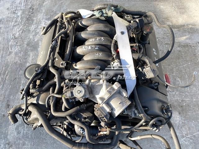 Головка блоку LR002811 LAND ROVER