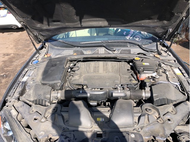 Блок циліндрів двигуна LR062617 LAND ROVER