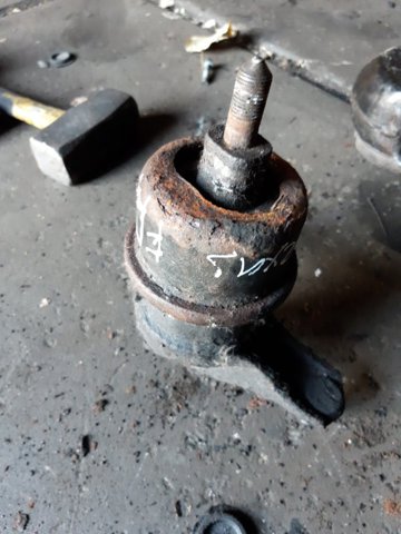Права подушка мотора 123620A050 TOYOTA
