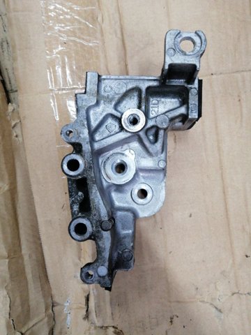 Кронштейн натягувача приводного ременя 13156AA062 SUBARU