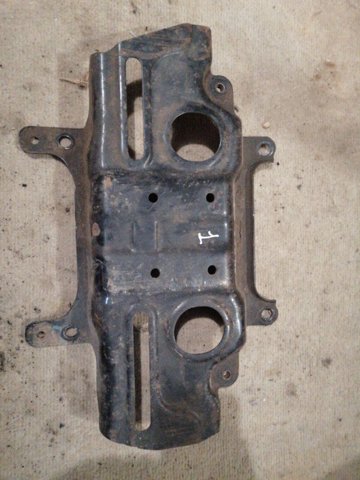 Кронштейн передньої балки 20107AG050 SUBARU