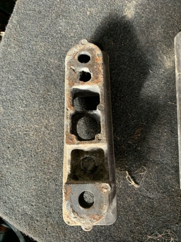 Подушка передньої балки 20511AE000 SUBARU