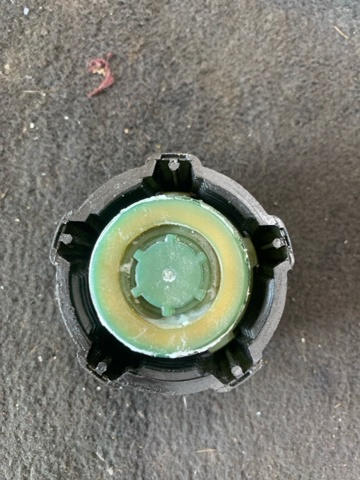 Кришка розширювального бачка 21430AX300 NISSAN