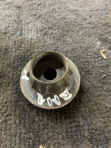 Подушка радіатора охолодження, нижня 21507AU400 NISSAN