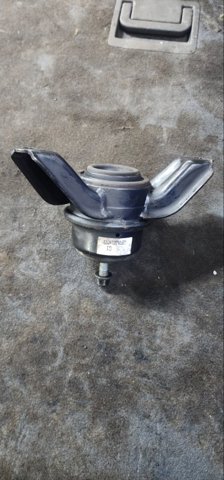 Права подушка двигуна 218102S000 HYUNDAI