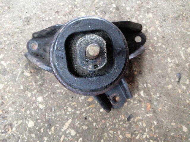 Права подушка двигуна 218102S200 HYUNDAI