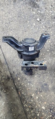 Права подушка двигуна 218102W200 HYUNDAI