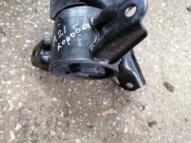 Ліва подушка двигуна 218302S300 HYUNDAI