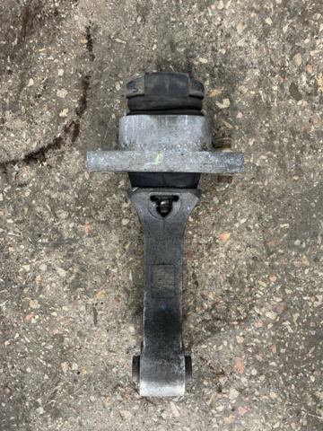 Кронштейн подушки (опори) двигуна, передньої 21950D3000 HYUNDAI