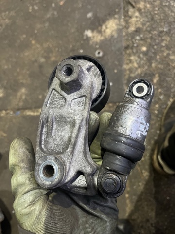 Натягувач приводного ременя 23769AA070 SUBARU