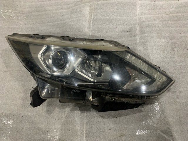 Фара передня права 260104EH1B NISSAN