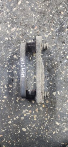 Скоба гальмівного супорта переднього 26225AG110 SUBARU