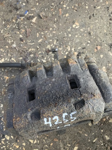 Супорт гальмівний, передній, лівий 26292SC031 SUBARU