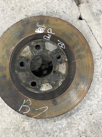 Диск переднього гальма 26300SA001 SUBARU