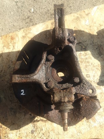 Цапфа поворотна права 28313AG000 SUBARU