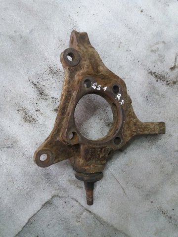 Кулак поворотний передній правий 28313AG020 SUBARU