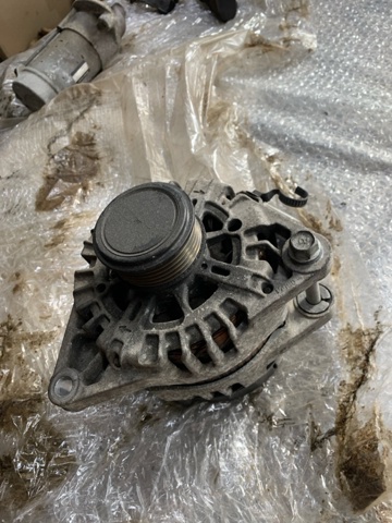 Генератор автомобільний 373002A850 HYUNDAI