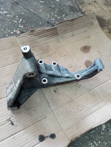 Кріплення генератора 374724A011 HYUNDAI
