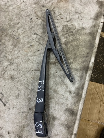 Важіль-поводок двірника заднього скла 3882154G10 SUZUKI
