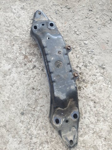 Балка кріплення коробки передач 41011XA00A SUBARU