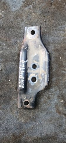 Кронштейн подушки (опори) двигуна, лівої 41031FA090 SUBARU