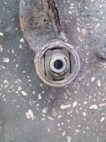 Кронштейн/траверса заднього редуктора, передня 41310AG02B SUBARU