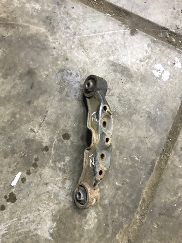 Кронштейн/траверса заднього редуктора, передня 41310AG02B SUBARU