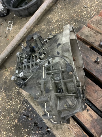 Механічна коробка перемикання передач 430003D847 HYUNDAI