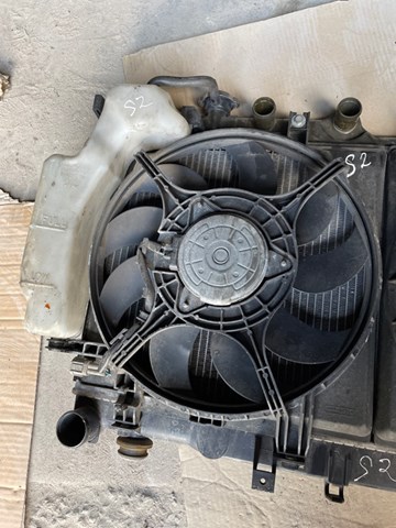 Облицювання рамки радіатора 45122FG001 SUBARU