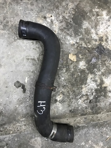 Патрубок системи охолодження 45161AG070 SUBARU