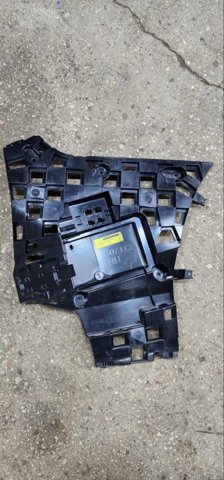 Кронштейн бампера заднього, правий 51127224082 BMW