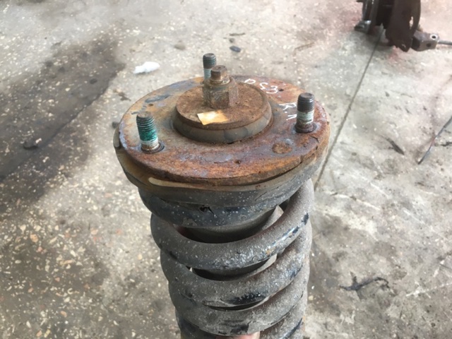 Кріплення переднього амортизатора 546703E000 HYUNDAI