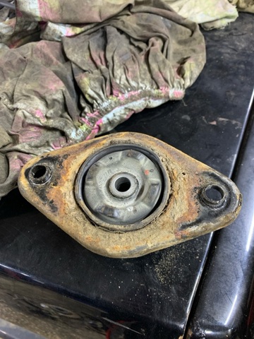 Опора стійки амортизатора заднього 553302S150 HYUNDAI