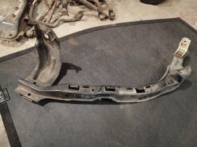Ліве кріплення переднього бампера 55507FE030 SUBARU