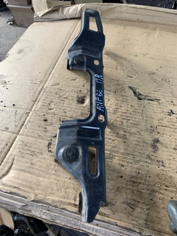 Кронштейн кріплення крила переднього правого, передній 57160SG0009P SUBARU