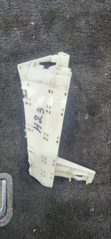 Кронштейн бампера заднього, правий 57707SC060 SUBARU