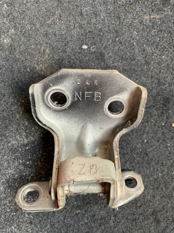 Петля передніх дверей, правих 60079AG011 SUBARU