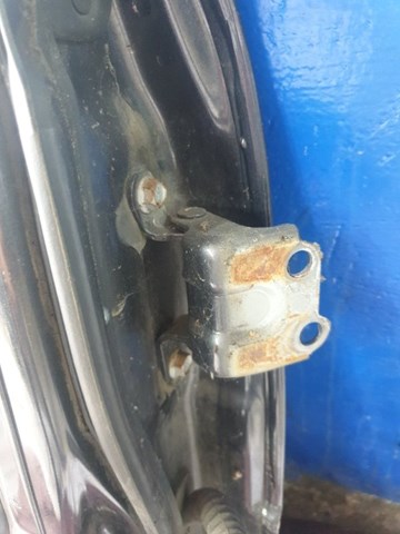 Петля заднтої двері, лівої 60470AG0109P SUBARU