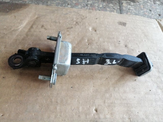 Обмежувач відкриття дверей, задній 62124FG002 SUBARU