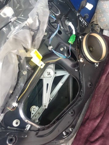Склопідйомник задніх лівих дверей 62222AG010 SUBARU