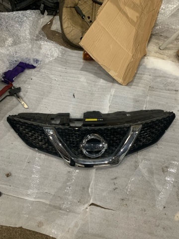 Решітка радіатора 623104EA0D NISSAN