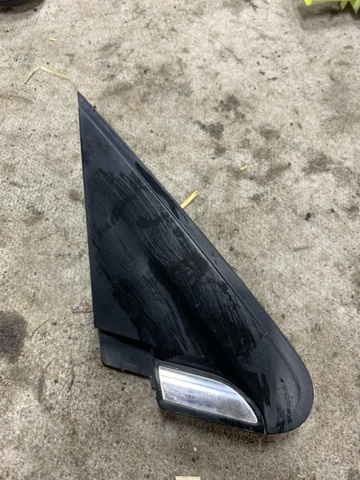 Молдинг переднього правого крила 65250SG020 SUBARU