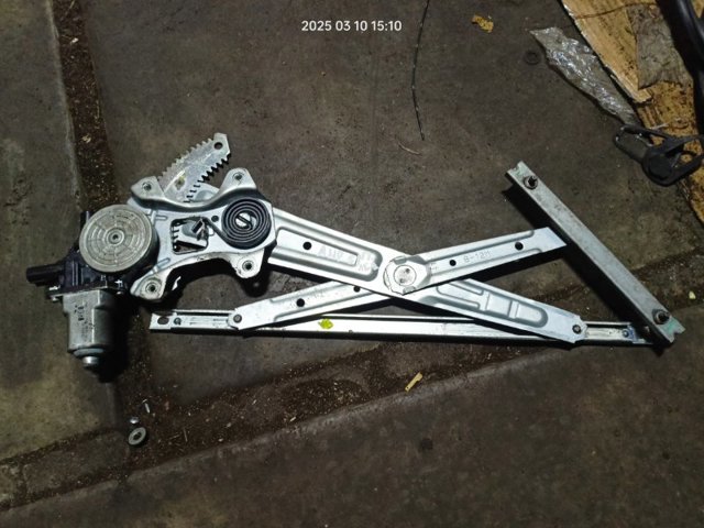 Склопідйомник з електродвигуном Honda CR-V 4