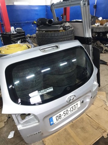 Задня ляда 737002B030 HYUNDAI