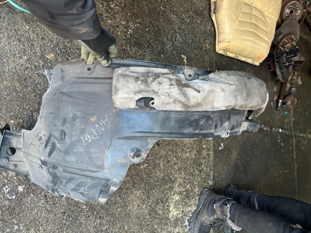 Підкрилки передні праві 74100T1GG00 HONDA