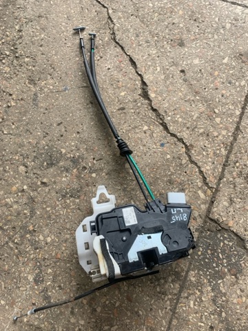 Замок водійських дверей 813102P020 HYUNDAI
