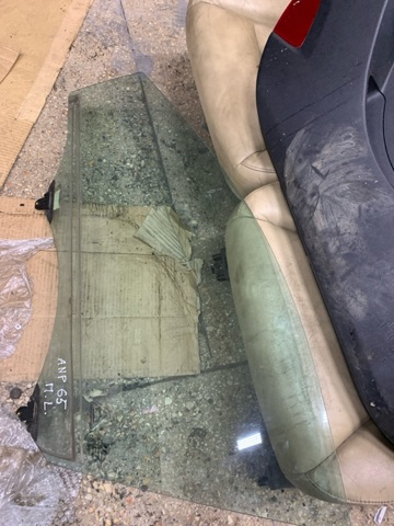 Скло передніх дверей, лівою 824112S010 HYUNDAI