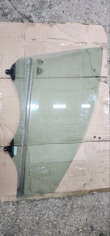 Скло пасажирських дверей 824212S000 HYUNDAI